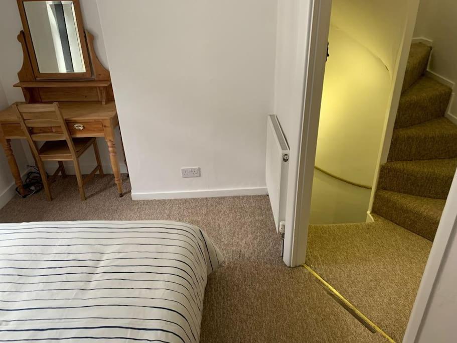 Cozy 18th Century Seaside Escape Free Parking