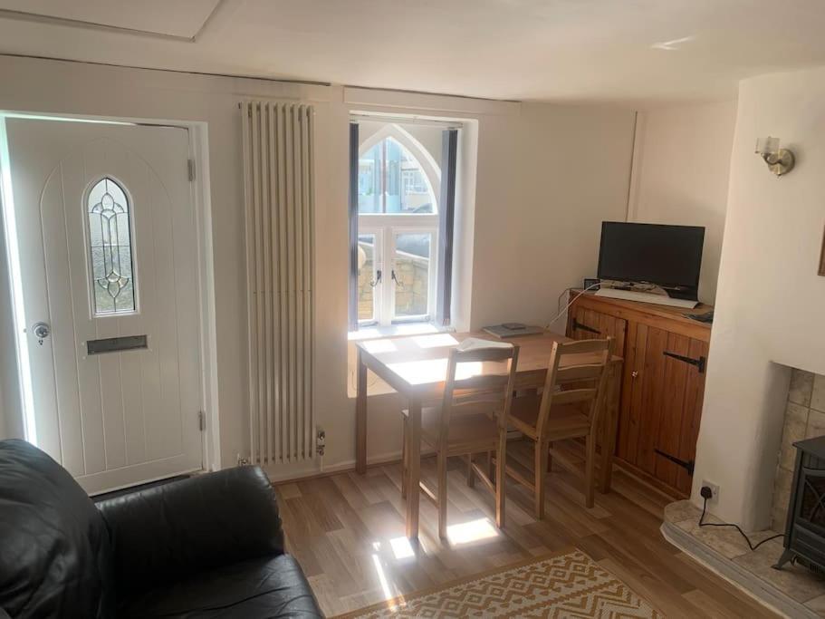 Cozy 18th Century Seaside Escape Free Parking Vakantiehuis